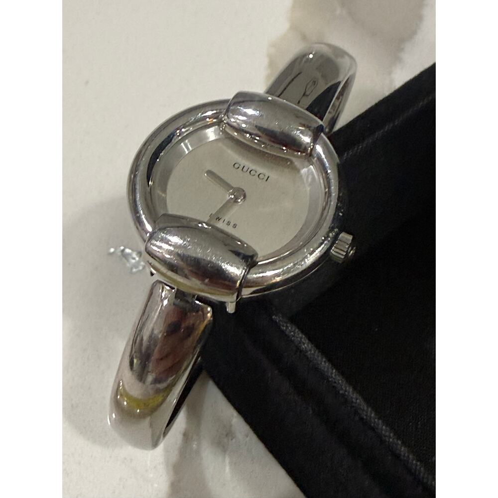 Gucci 1400L Silver Quartz Watch - Picture 10 of 12